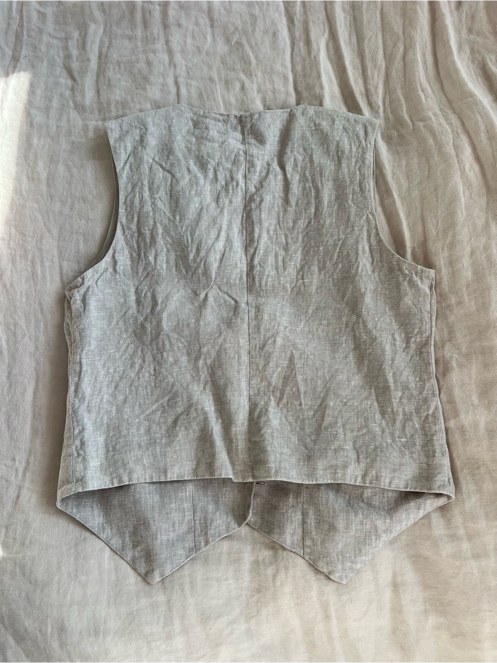 Quince Linen Vest - Picture 3 of 3